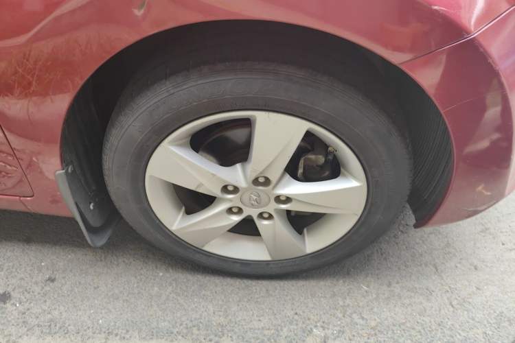 Used Hyundai Elantra (5th Generation / Langdong) 2012 1.6L Manual Fashion Edition Right Front Wheel Hub