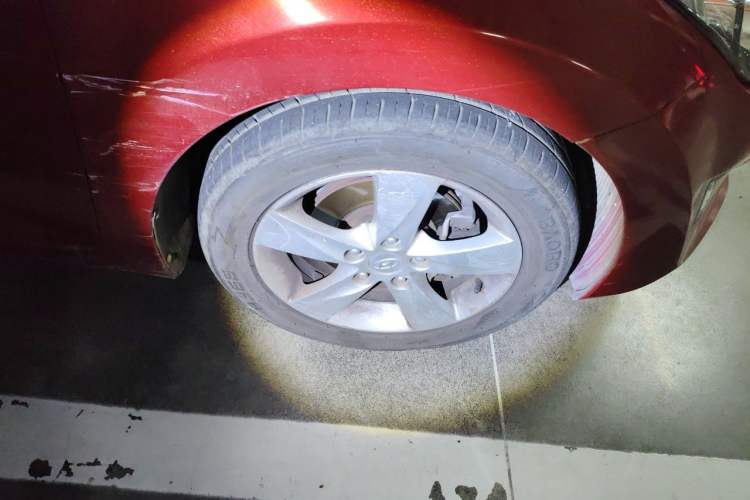 Used Hyundai Elantra (5th Generation / Langdong) 2012 1.6L Automatic Prestige Model Right Front Wheel Hub
