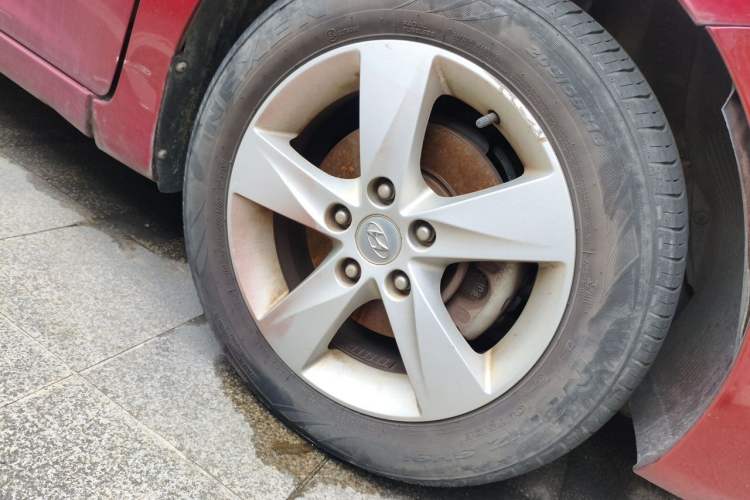 Used Hyundai Elantra (5th Generation / Langdong) 2012 1.6L Automatic Fashion Edition Right Front Wheel Hub