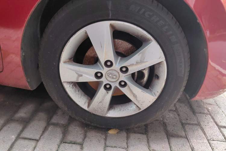 Used Hyundai Elantra (5th Generation / Langdong) 2012 1.6L Automatic Prestige Model Right Front Wheel Hub