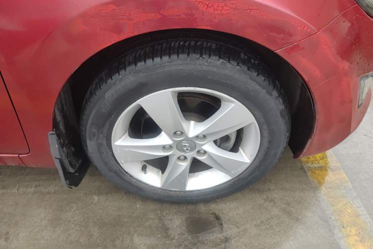 Used Hyundai Elantra (5th Generation / Langdong) 2012 1.6L Automatic Fashion Edition Right Front Wheel Hub