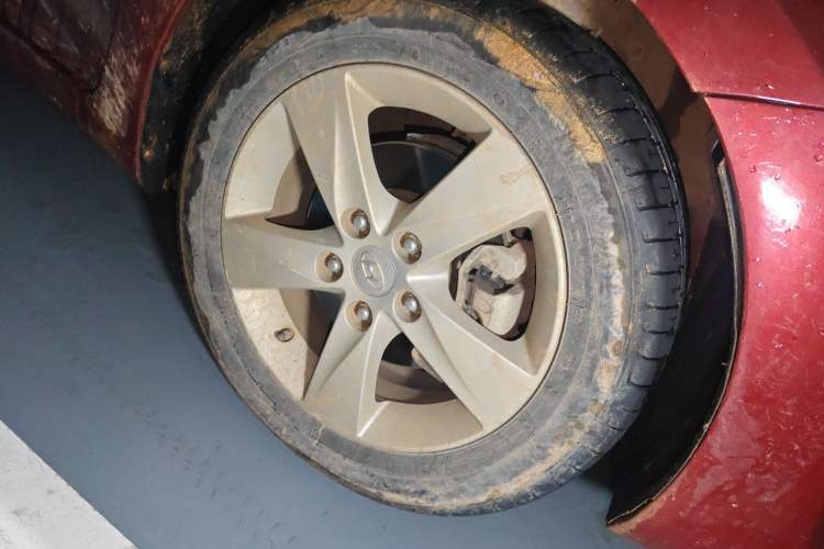 Used Hyundai Elantra (5th Generation / Langdong) 2012 1.6L Automatic Prestige Model Right Front Wheel Hub