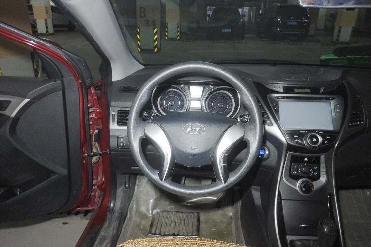 Used Hyundai Elantra (5th Generation / Langdong) 2012 1.6L Manual Leading Model Steering Wheel