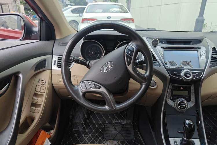 Used Hyundai Elantra (5th Generation / Langdong) 2012 1.6L Automatic Prestige Model Steering Wheel
