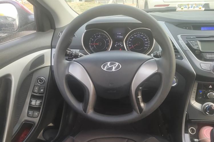 Used Hyundai Elantra (5th Generation / Langdong) 2012 1.6L Automatic Leading Model Steering Wheel
