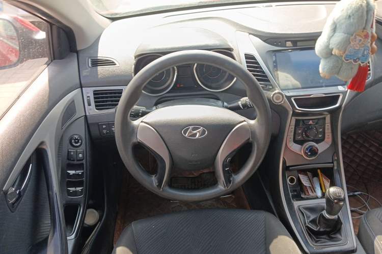Used Hyundai Elantra (5th Generation / Langdong) 2012 1.6L Manual Leading Model Steering Wheel