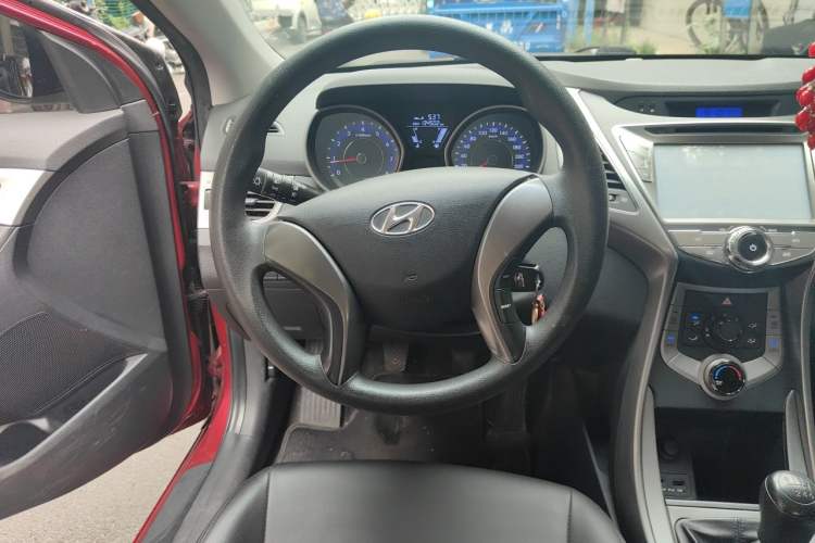 Used Hyundai Elantra (5th Generation / Langdong) 2012 1.6L Manual Fashion Edition Steering Wheel