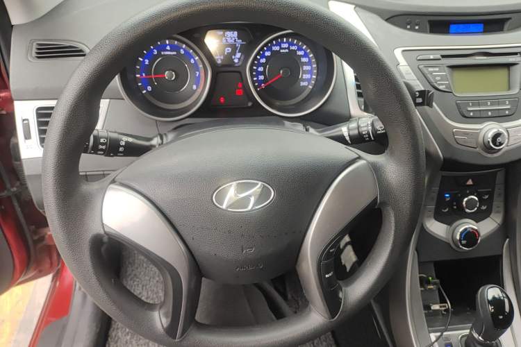 Used Hyundai Elantra (5th Generation / Langdong) 2012 1.6L Automatic Fashion Edition Steering Wheel