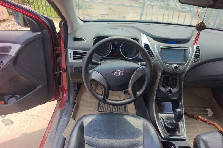Used Hyundai Elantra (5th Generation / Langdong) 2012 1.6L Manual Leading Model Steering Wheel