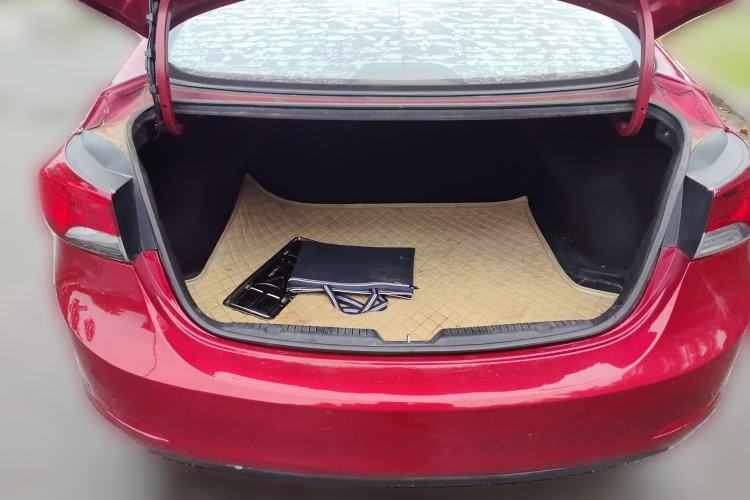 Used Hyundai Elantra (5th Generation / Langdong) 2012 1.6L Automatic Fashion Edition Trunk