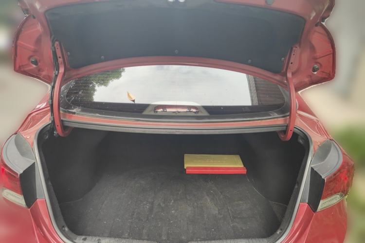 Used Hyundai Elantra (5th Generation / Langdong) 2012 1.6L Manual Fashion Edition Trunk