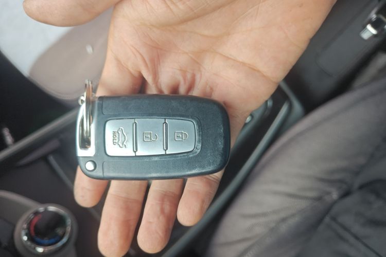 Used Hyundai Elantra (5th Generation / Langdong) 2012 1.6L Automatic Leading Model Vehicle Key