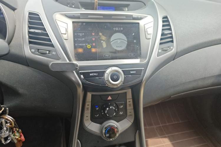 Used Hyundai Elantra (5th Generation / Langdong) 2012 1.6L Manual Fashion Edition Audio And AC Panel