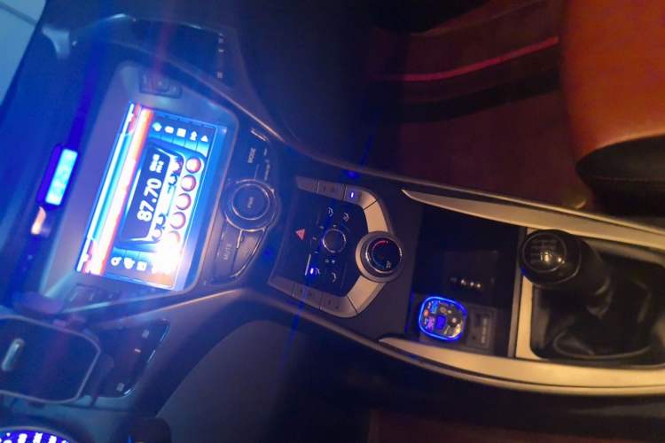 Used Hyundai Elantra (5th Generation / Langdong) 2012 1.6L Manual Fashion Edition Audio And AC Panel
