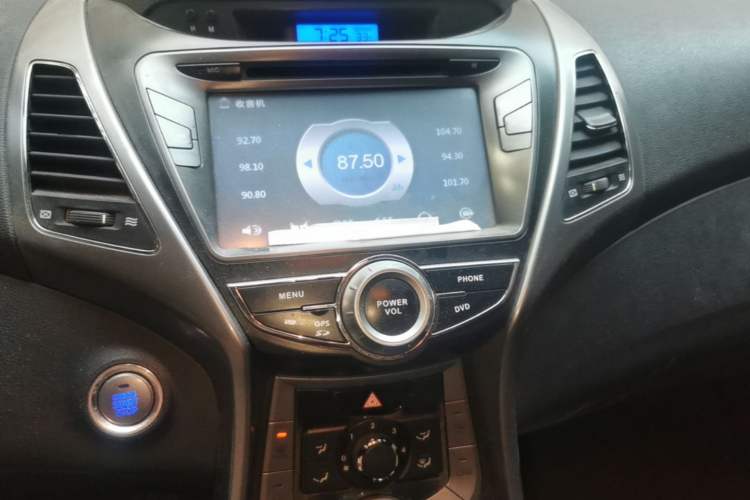 Used Hyundai Elantra (5th Generation / Langdong) 2012 1.6L Manual Leading Model Audio And AC Panel