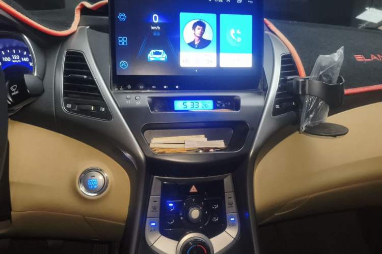 Used Hyundai Elantra (5th Generation / Langdong) 2012 1.6L Manual Leading Model Audio And AC Panel
