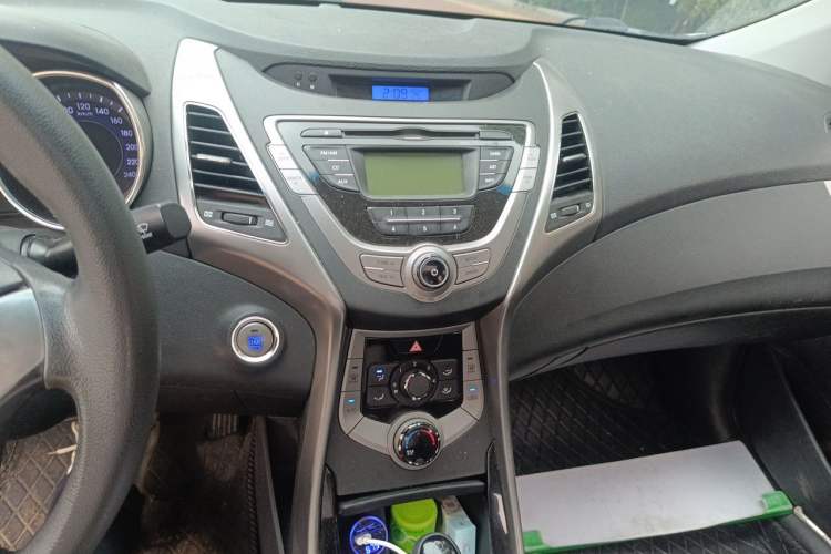 Used Hyundai Elantra (5th Generation / Langdong) 2012 1.6L Automatic Leading Model Audio And AC Panel