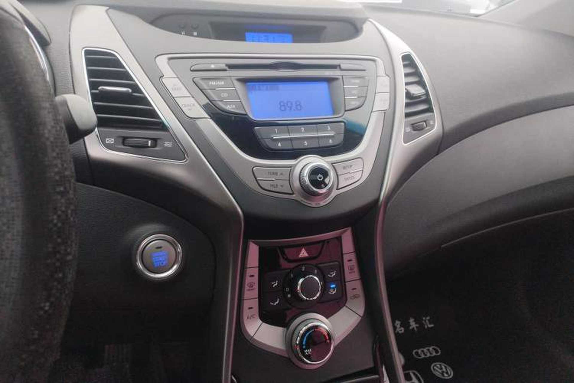 Used Hyundai Elantra (5th Generation / Langdong) 2012 1.6L Manual Leading Model Audio And AC Panel