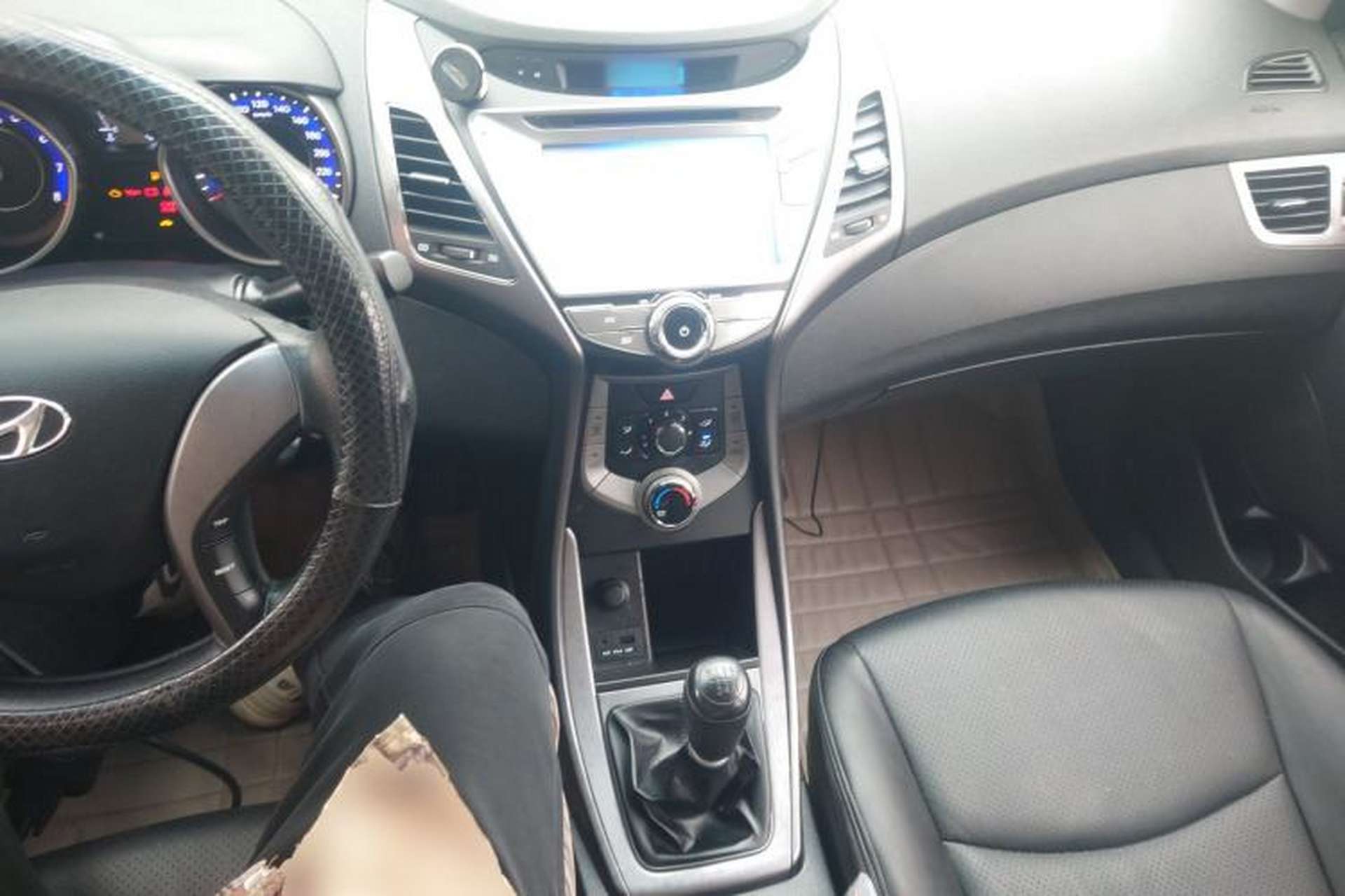 Used Hyundai Elantra (5th Generation / Langdong) 2012 1.6L Manual Fashion Edition Center Console