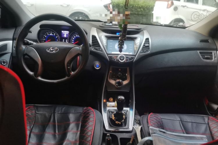 Used Hyundai Elantra (5th Generation / Langdong) 2012 1.6L Manual Leading Model Center Console
