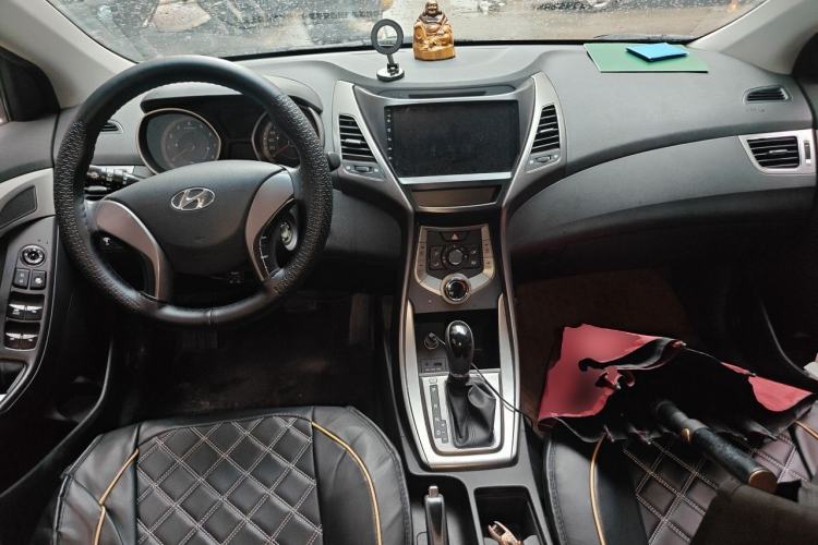 Used Hyundai Elantra (5th Generation / Langdong) 2012 1.6L Automatic Fashion Edition Center Console