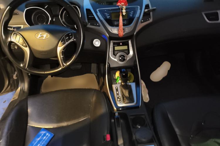 Used Hyundai Elantra (5th Generation / Langdong) 2012 1.6L Automatic Prestige Model Center Console