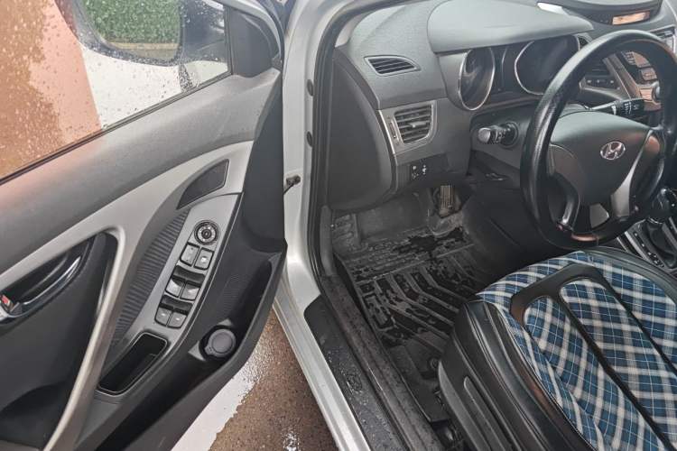 Used Hyundai Elantra (5th Generation / Langdong) 2012 1.6L Automatic Leading Model Driver Seat
