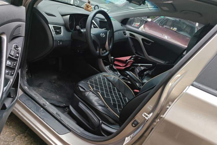 Used Hyundai Elantra (5th Generation / Langdong) 2012 1.6L Automatic Fashion Edition Driver Seat