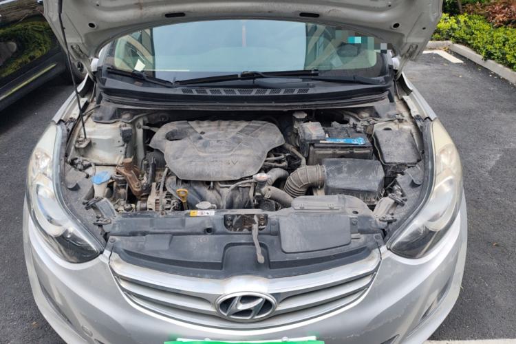 Used Hyundai Elantra (5th Generation / Langdong) 2012 1.6L Manual Fashion Edition Engine Bay