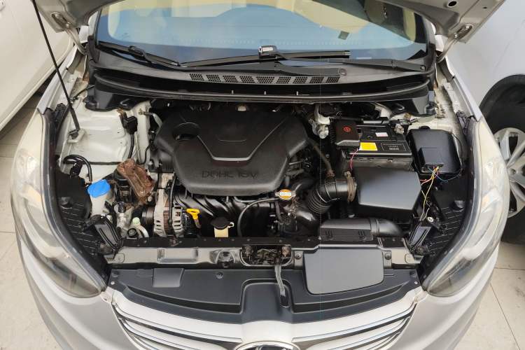 Used Hyundai Elantra (5th Generation / Langdong) 2012 1.6L Manual Leading Model Engine Bay