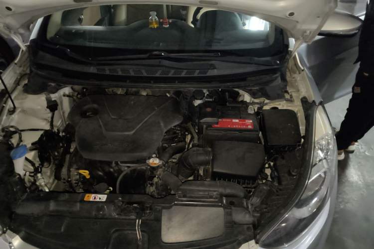 Used Hyundai Elantra (5th Generation / Langdong) 2012 1.6L Automatic Leading Model Engine Bay Left