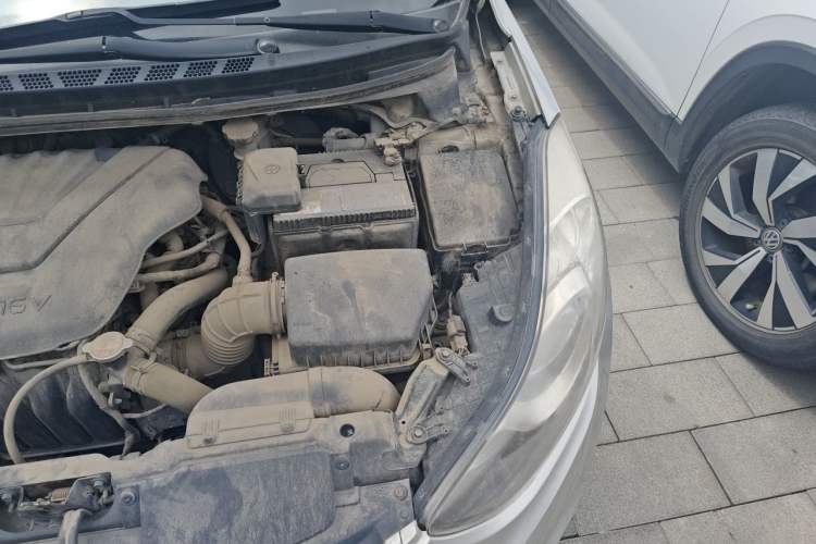 Used Hyundai Elantra (5th Generation / Langdong) 2012 1.6L Manual Fashion Edition Engine Bay Left
