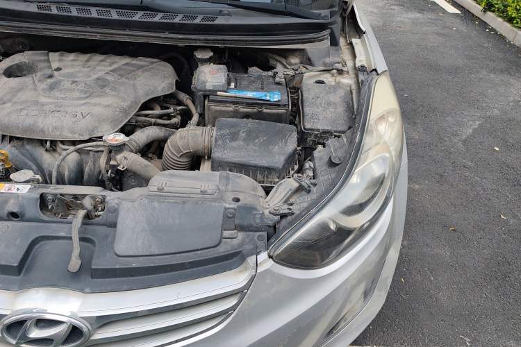 Used Hyundai Elantra (5th Generation / Langdong) 2012 1.6L Manual Fashion Edition Engine Bay Left