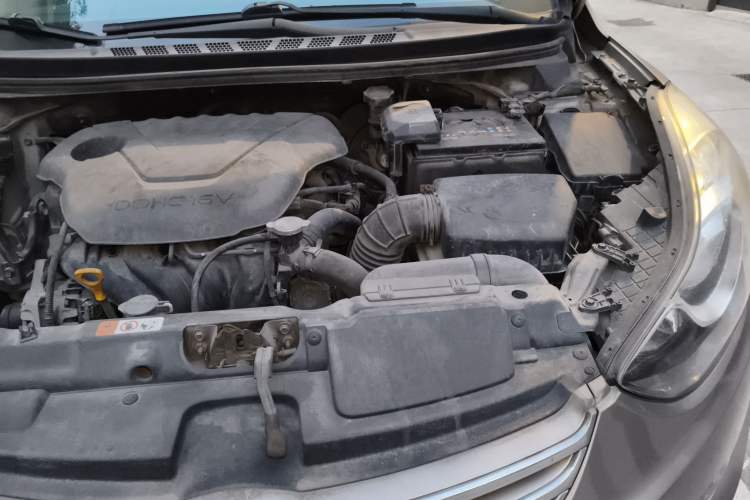 Used Hyundai Elantra (5th Generation / Langdong) 2012 1.6L Automatic Prestige Model Engine Bay Left