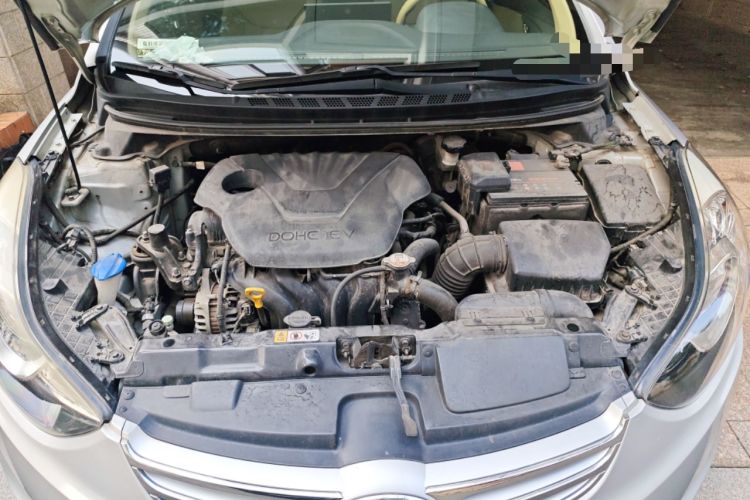 Used Hyundai Elantra (5th Generation / Langdong) 2012 1.6L Automatic Prestige Model Engine Bay