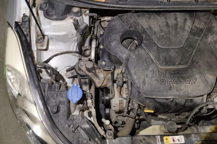 Used Hyundai Elantra (5th Generation / Langdong) 2012 1.6L Manual Leading Model Engine Bay Right