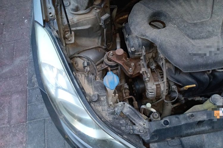Used Hyundai Elantra (5th Generation / Langdong) 2012 1.6L Automatic Prestige Model Engine Bay Right