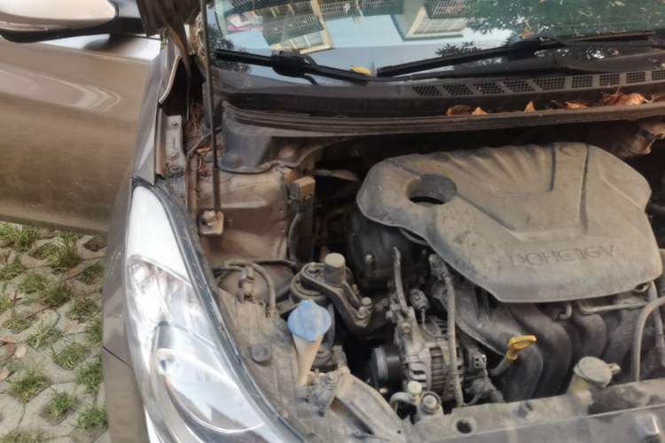 Used Hyundai Elantra (5th Generation / Langdong) 2012 1.6L Manual Leading Model Engine Bay Right