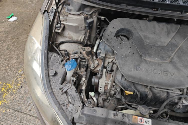 Used Hyundai Elantra (5th Generation / Langdong) 2012 1.6L Automatic Fashion Edition Engine Bay Right