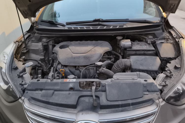 Used Hyundai Elantra (5th Generation / Langdong) 2012 1.6L Automatic Prestige Model Engine Bay