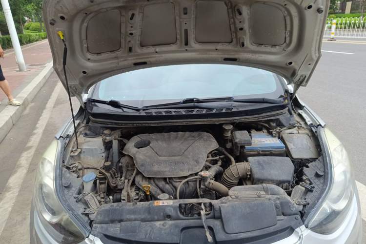Used Hyundai Elantra (5th Generation / Langdong) 2012 1.6L Automatic Leading Model Engine Bay