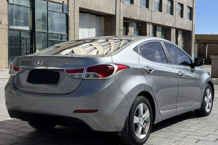 Used Hyundai Elantra (5th Generation / Langdong) 2012 1.6L Manual Leading Model Exterior 2