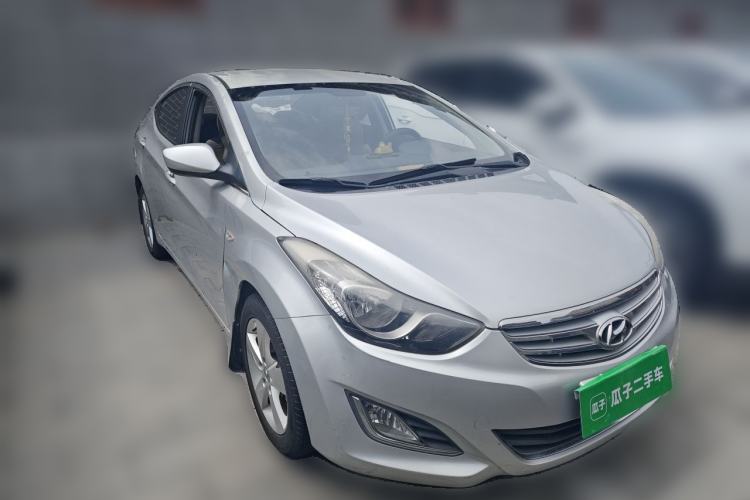 Used Hyundai Elantra (5th Generation / Langdong) 2012 1.6L Manual Fashion Edition Front Right 45 Deg