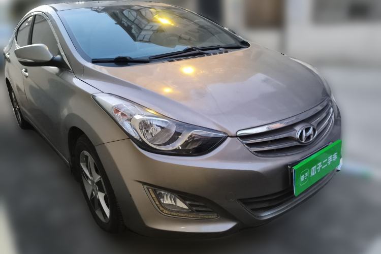 Used Hyundai Elantra (5th Generation / Langdong) 2012 1.6L Automatic Prestige Model Front Right 45 Deg