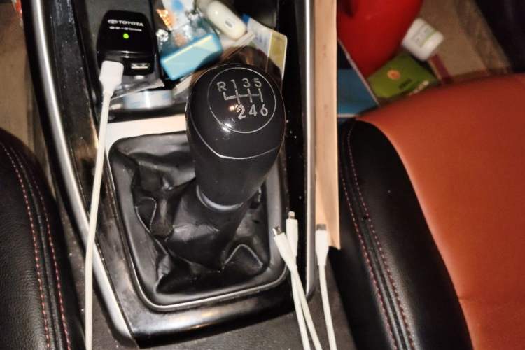 Used Hyundai Elantra (5th Generation / Langdong) 2012 1.6L Manual Leading Model Gear Lever