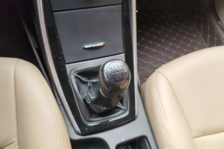 Used Hyundai Elantra (5th Generation / Langdong) 2012 1.6L Manual Leading Model Gear Lever