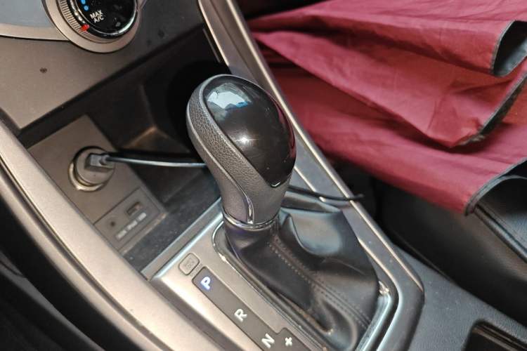 Used Hyundai Elantra (5th Generation / Langdong) 2012 1.6L Automatic Fashion Edition Gear Lever