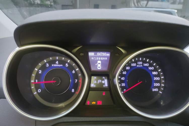 Used Hyundai Elantra (5th Generation / Langdong) 2012 1.6L Automatic Leading Model Odometer Close Up