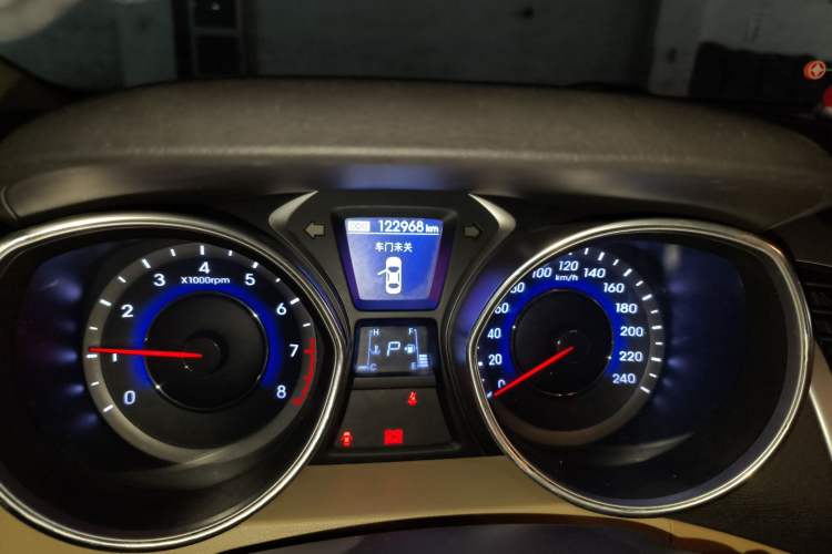 Used Hyundai Elantra (5th Generation / Langdong) 2012 1.6L Automatic Leading Model Odometer Close Up