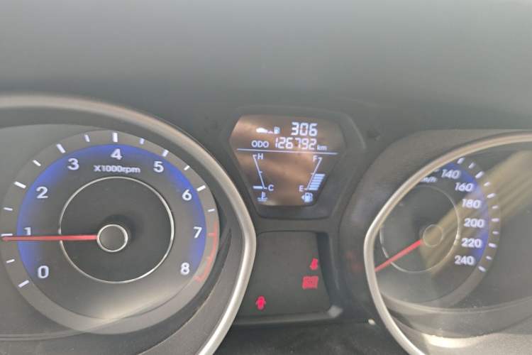 Used Hyundai Elantra (5th Generation / Langdong) 2012 1.6L Manual Fashion Edition Odometer Close Up